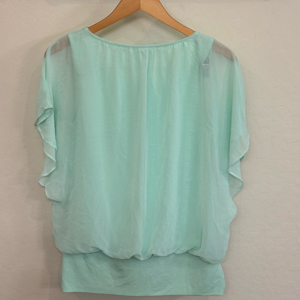 NWT JM Collection Mint Green Flutter Sleeve Chiffon Overlay Blouse M - Picture 3 of 6